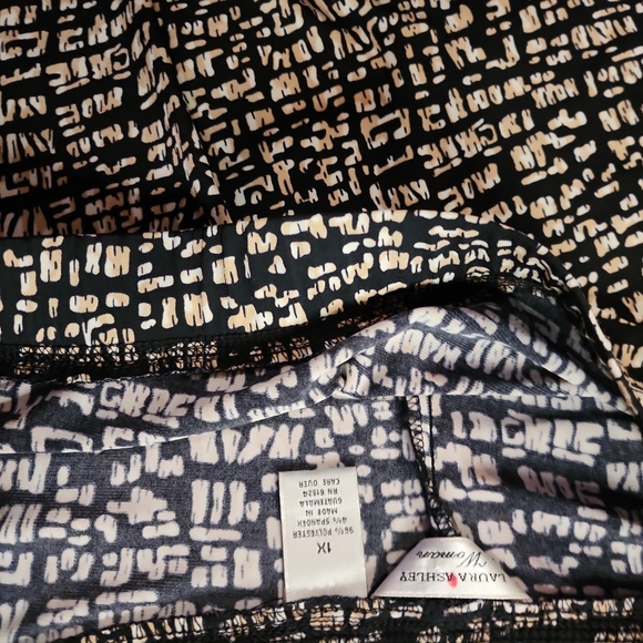 Nwot Ladies Ashley 1X plus size, Women's, flirty, soft, skirt. - Picture 2 of 4